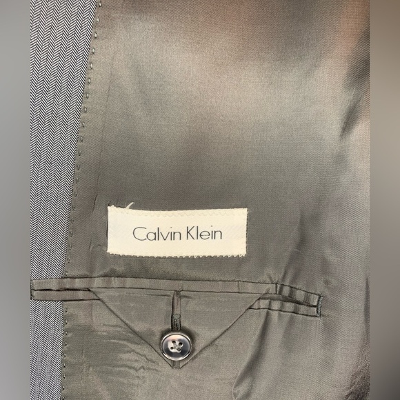 Calvin Klein Men's Sport Coat Blazer Two Button Gray Herringbone Poly Blend 40S - Picture 6 of 8